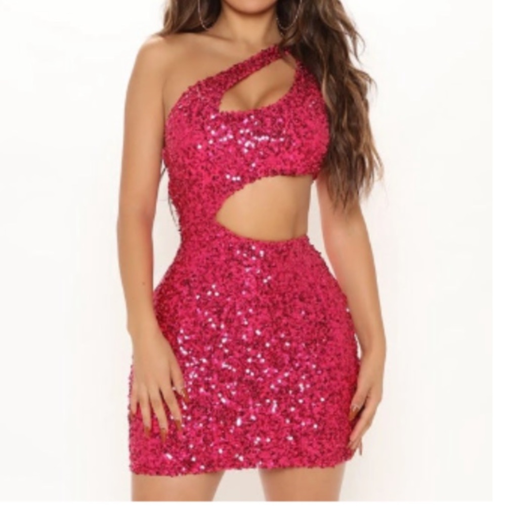 Pink”Ibiza sequin mini dress” 💕